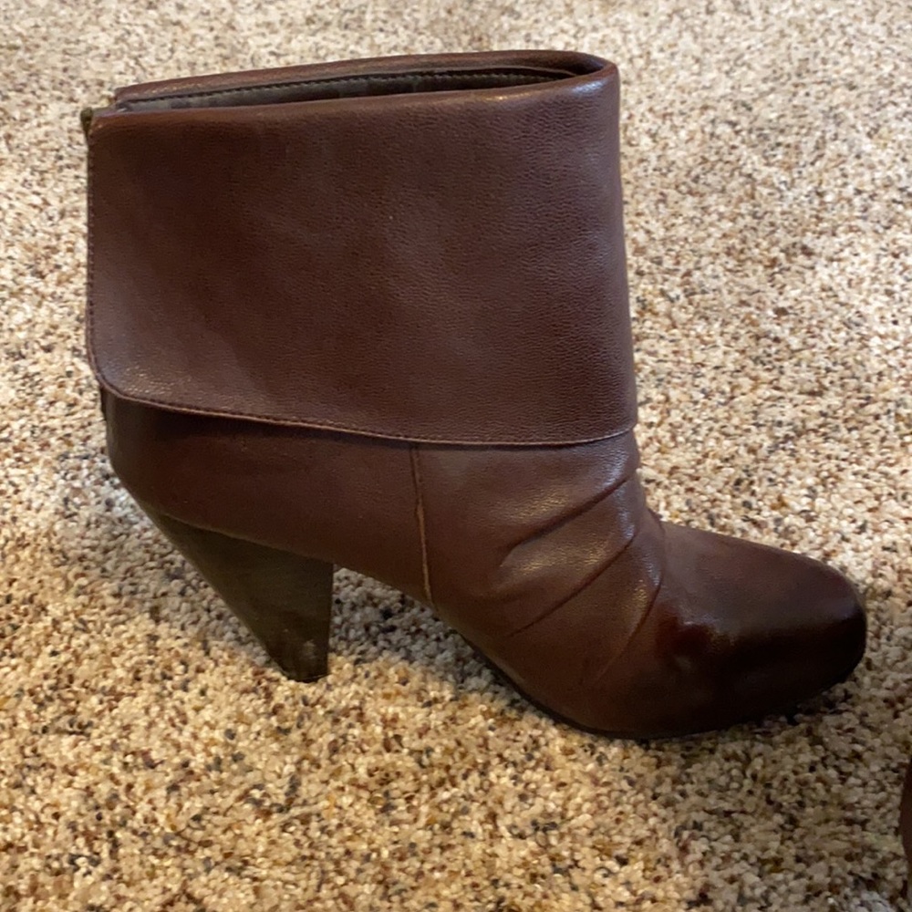 Jessica Simpson leather booties. Dark brown. Size 6.5 - Picture 4 of 5